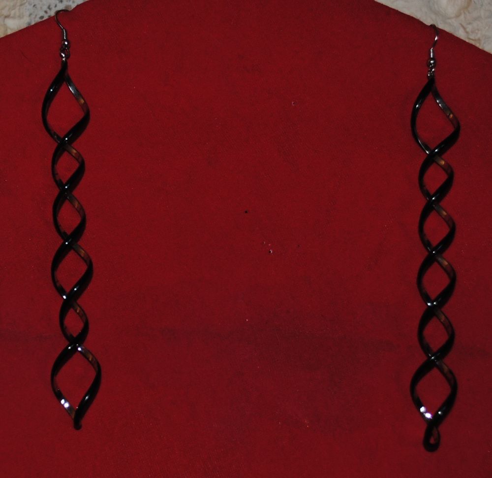 Boucles d'oreilles pendantes tourbillon Influence 0 Saint-Pierre-de-B�uf (42)