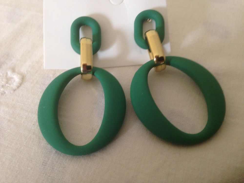 Boucles d'oreilles pendantes vertes et dor�es  ovales 0 Bourg-en-Bresse (01)