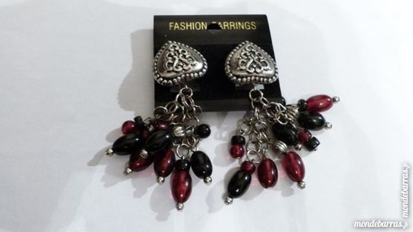 Boucles d'oreilles pendants lucite neuves 5 �cuisses (71)