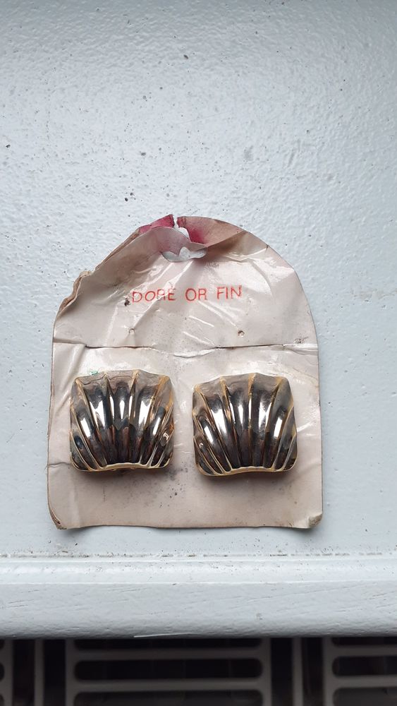 Boucles d'oreilles � pince vintage 10 Grisolles (82)