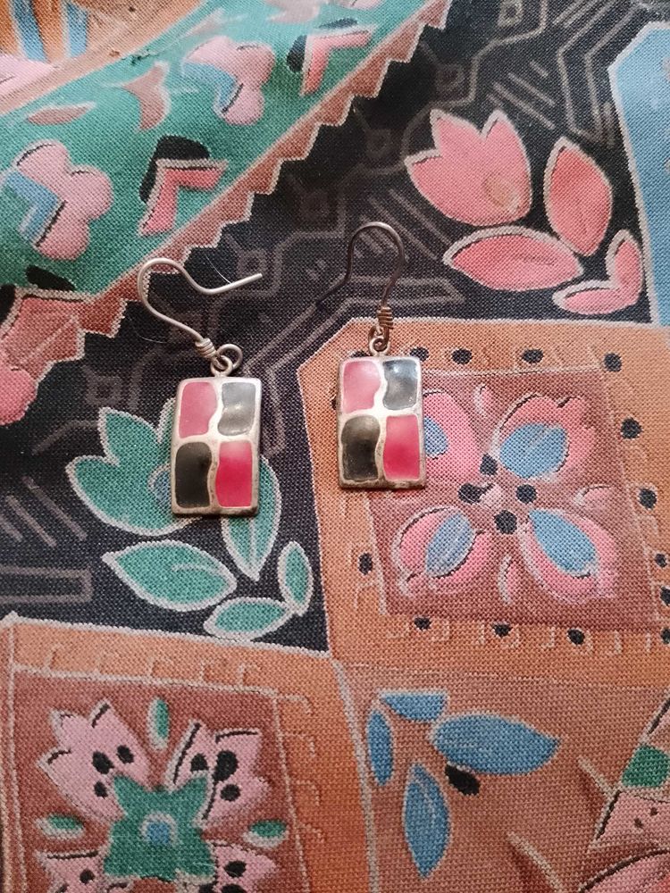 boucles d'oreilles rouges/noires sur m�tal argent�. 6 Carqueiranne (83)