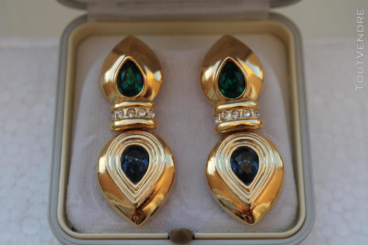 Boucles pour Oreilles perc�es NEUVES  Ht  4,5 cm      -50%
35 Vitry-sur-Seine (94)