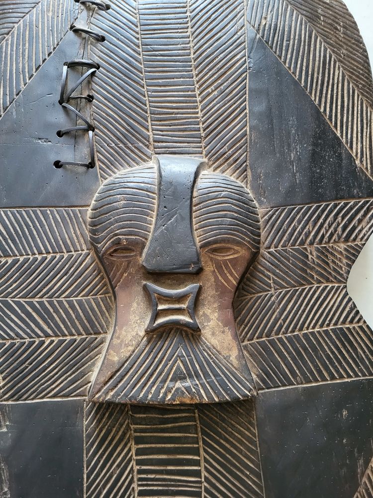 Bouclier tribal zaire 300 Vigneulles-l�s-Hattonch�tel (55)