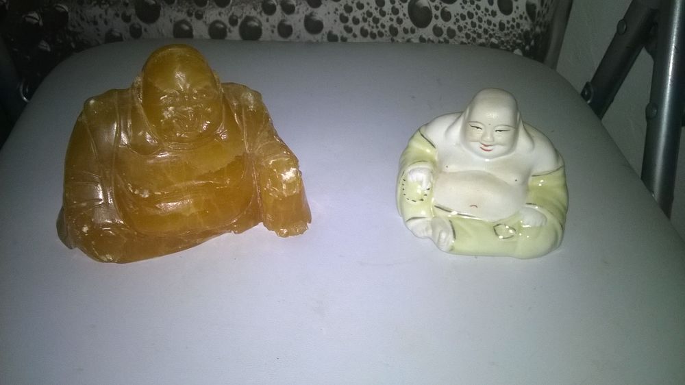 2 bouddha en Onyx et céramique
1/ Onyx 
13 cm de long
10 cm 15 Talange (57)