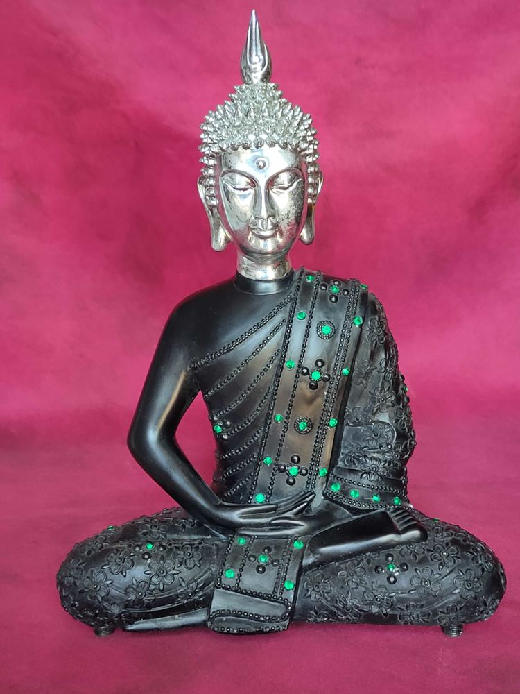 Bouddha en r�sine hauteur 31 cm ( n�30) 20 Avermes (03)