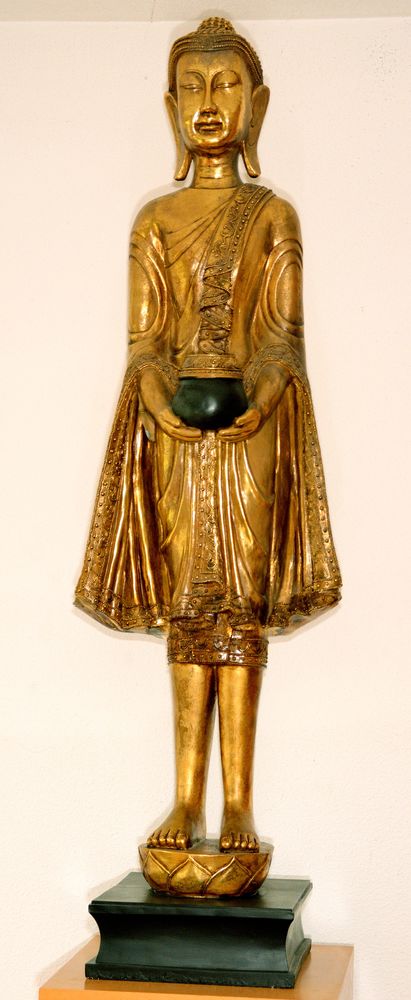 Bouddha statue en résine dorée 142 cm 129 Bons-en-Chablais (74)