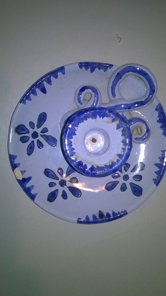 Bougeoir bleu
9 cm de haut
15 cm de diam�tre
9 Talange (57)