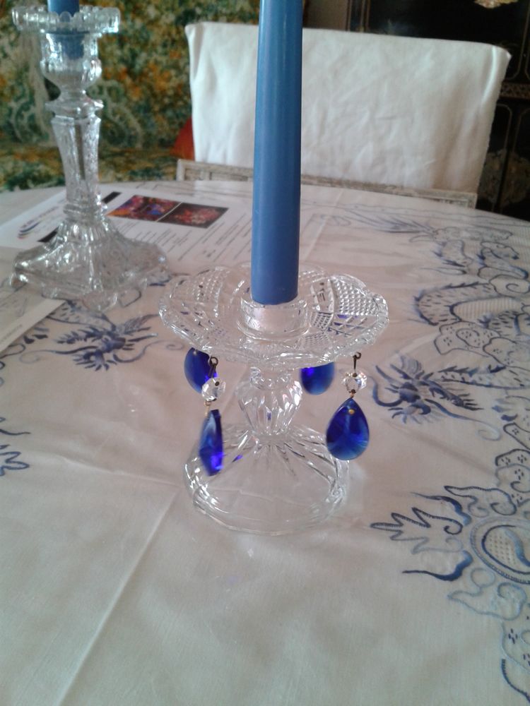 bougeoir neuf en cristal et pampilles bleues 15 Dijon (21)