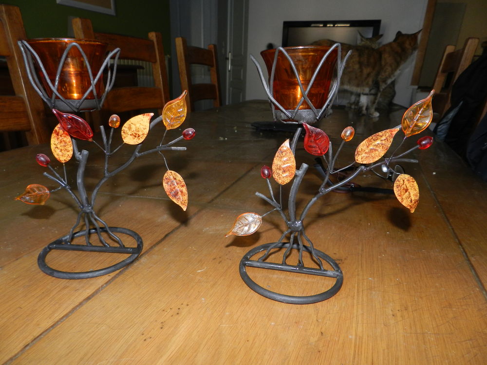 2 bougeoirs dessus de buffet 10 Laviolle (07)