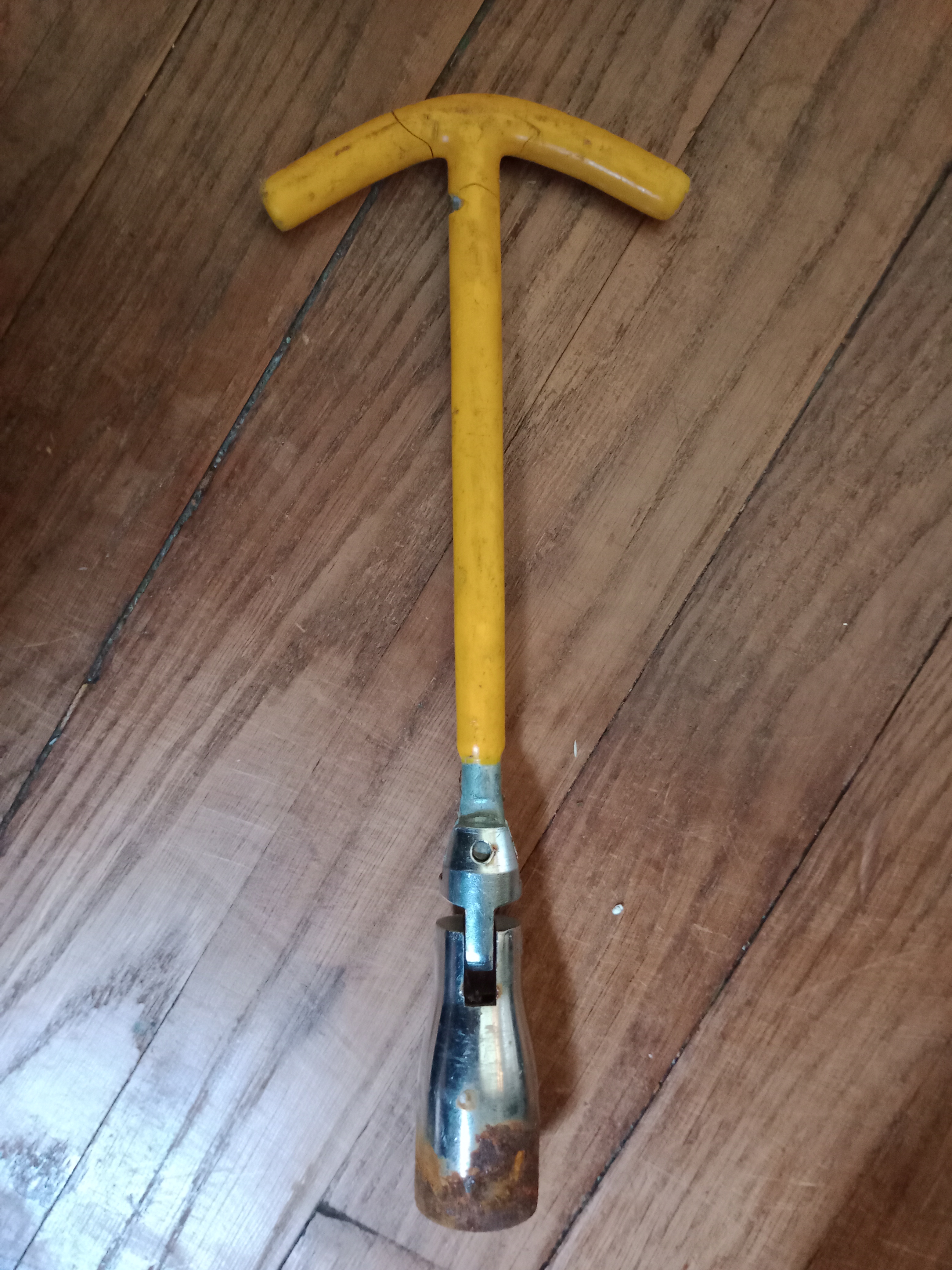 Cl� � bougie articul�e 5 Beauchamp (95)