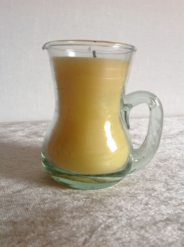 BOUGIE PARFUM�E EN VERRE AVEC ANSE Envoi Possible
4 Tr�gunc (29)