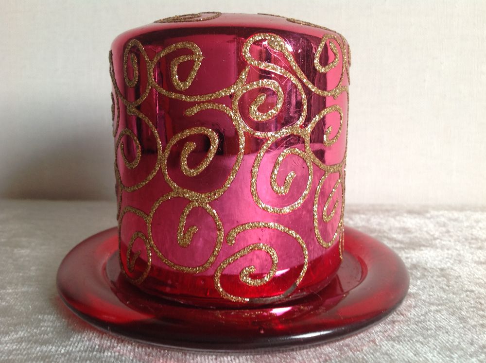 BOUGIE ROUGE ARABESQUE DOR�E COUPELLE VERRE Envoi Possible
4 Tr�gunc (29)