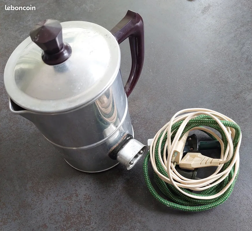 Bouilloire �lectrique Calor 110V de 1959 en duralinox
19 Besan�on (25)