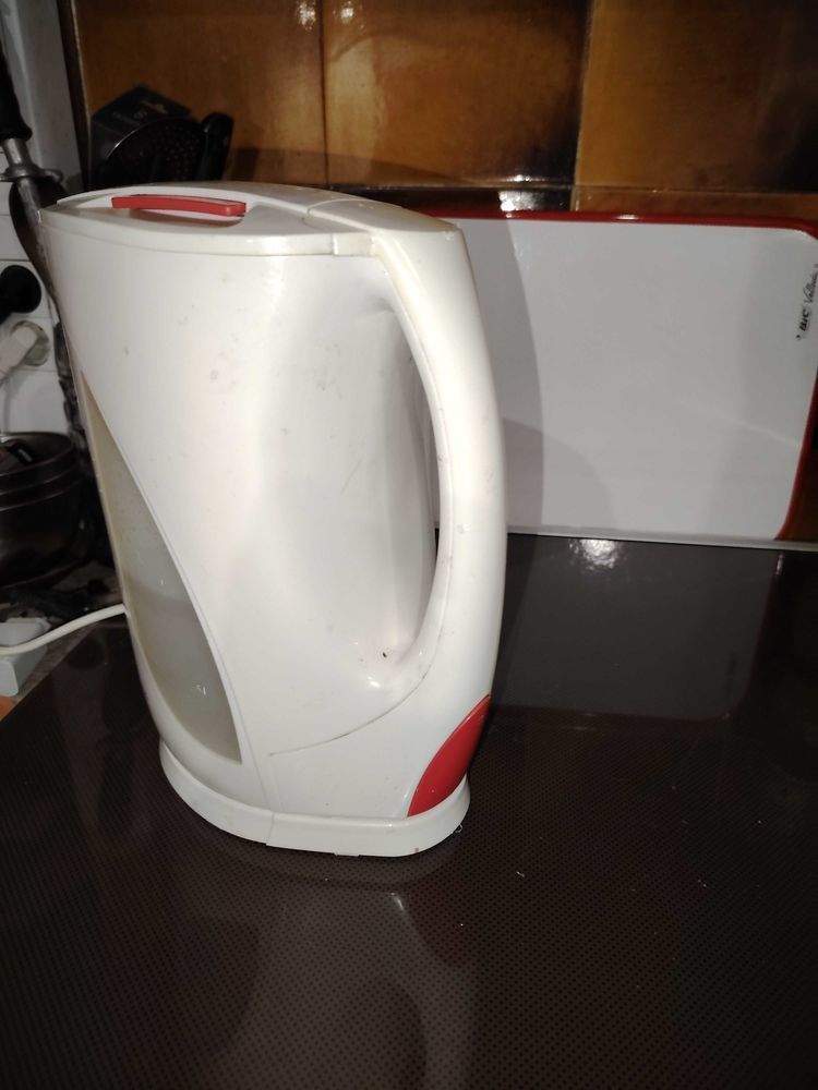 BOUILLOIRES 10 Revest-les-Roches (06)