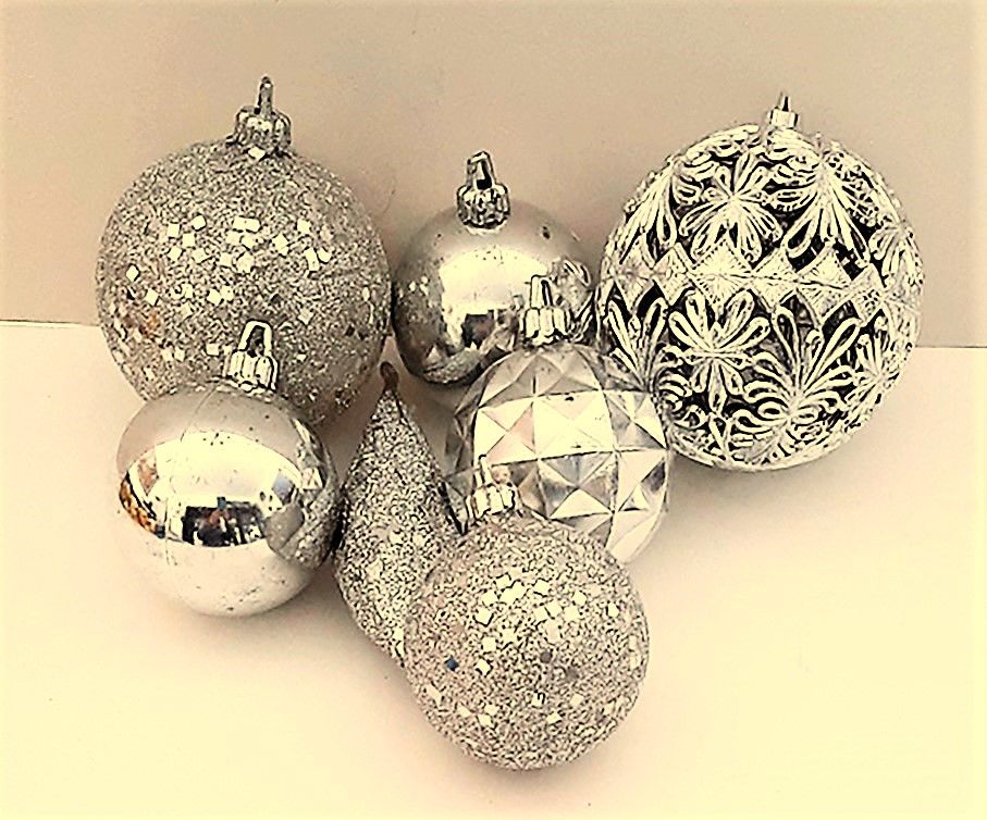 Boules de No�l Argent�es 6 Eckbolsheim (67)