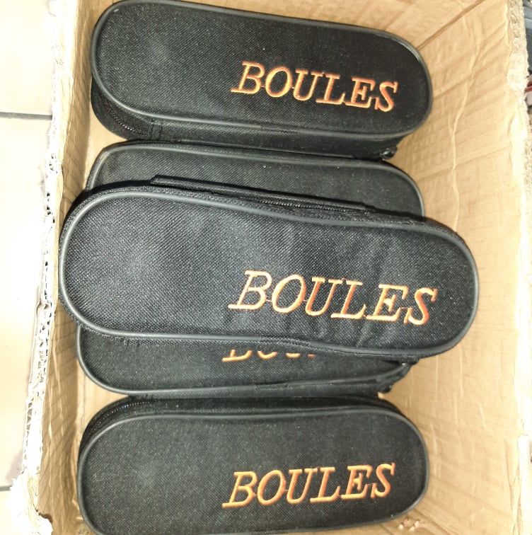3 x 3 Boules p�tanque avec hausse de transport
40 Paris 9 (75)