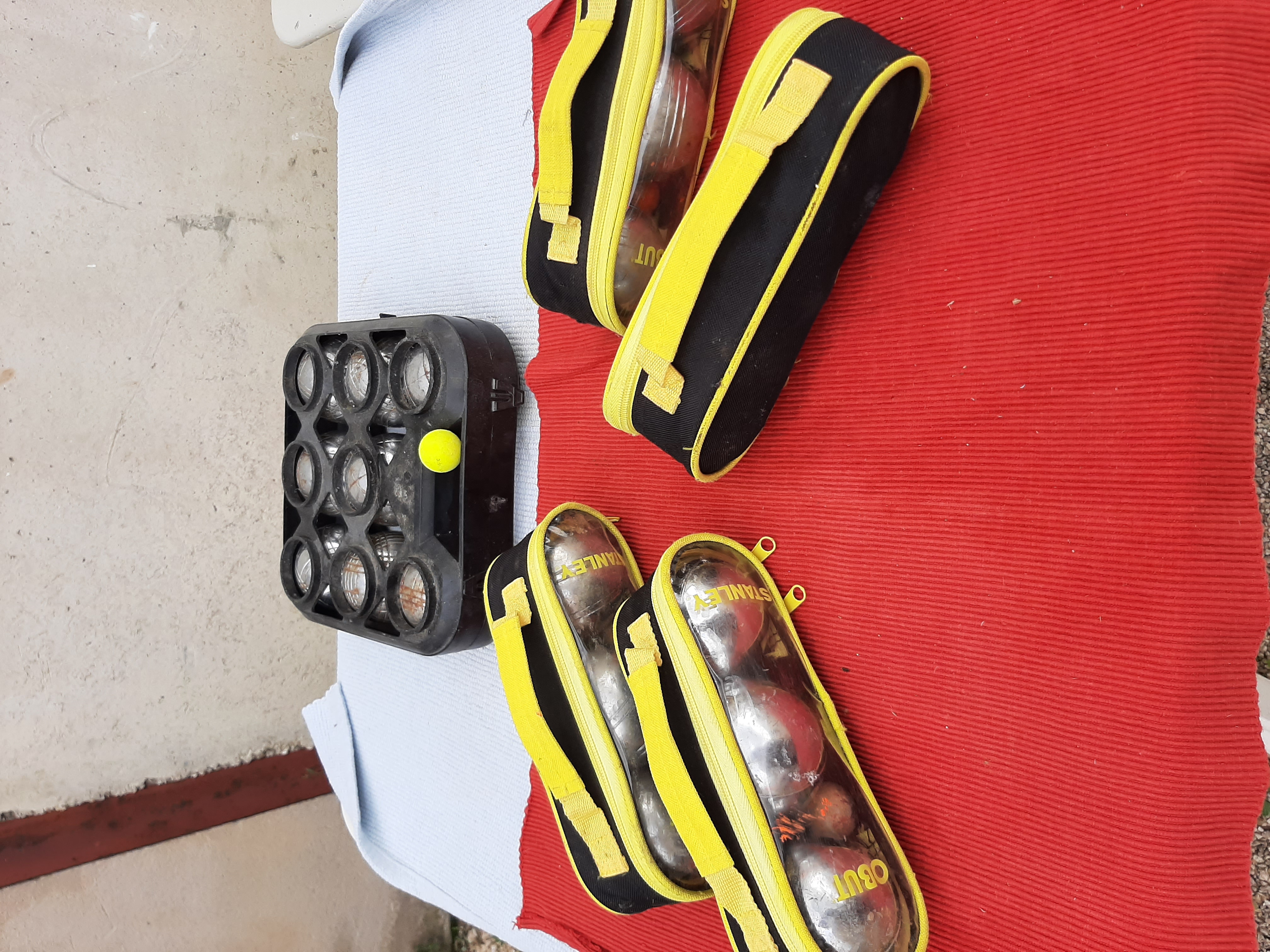 Boules de p�tanque 30 Beaumes-de-Venise (84)