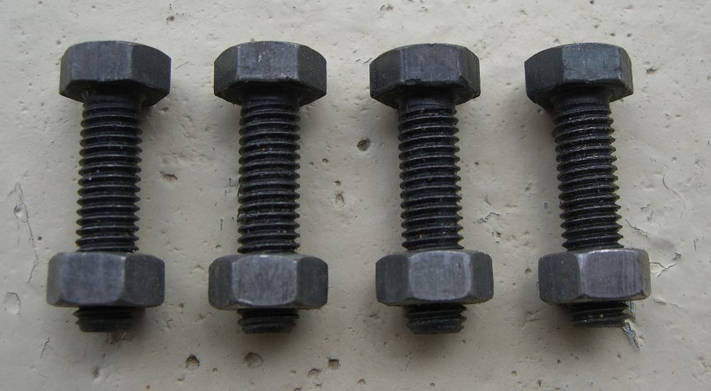 Boulons avec �crou t�te hexagonale 8x30 neufs (lots de 4) 1 Balma (31)