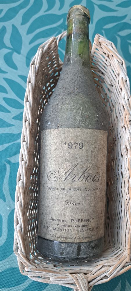 Bouteille d'ARBOIS BLANC 1979 Jacques Puffeney 120 La Fert� (39)