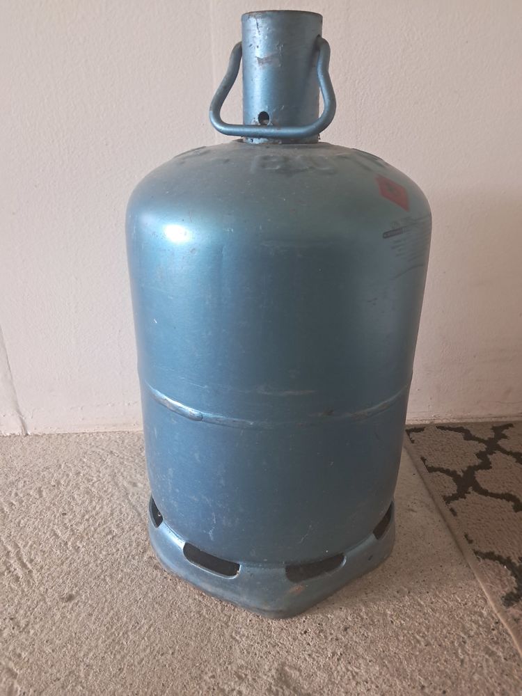 Bouteille de Butane 13 Kg PLEINE 25 Domessin (73)