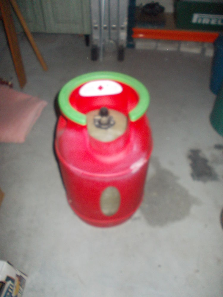 1 bouteille de gaz  calipso  30 Saint-Cyprien (42)