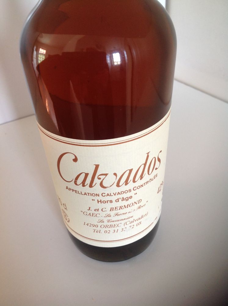 Bouteille de calvados de J et C Germond
15 Lisieux (14)