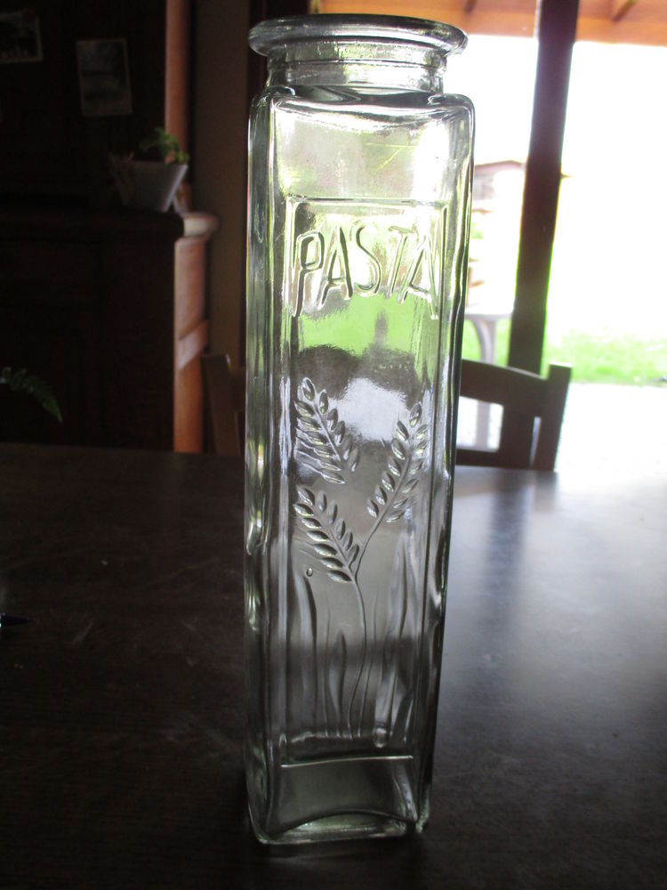 bouteille carr�e en verre indiquer PASTA  vintage et autres 8 M�rignies (59)