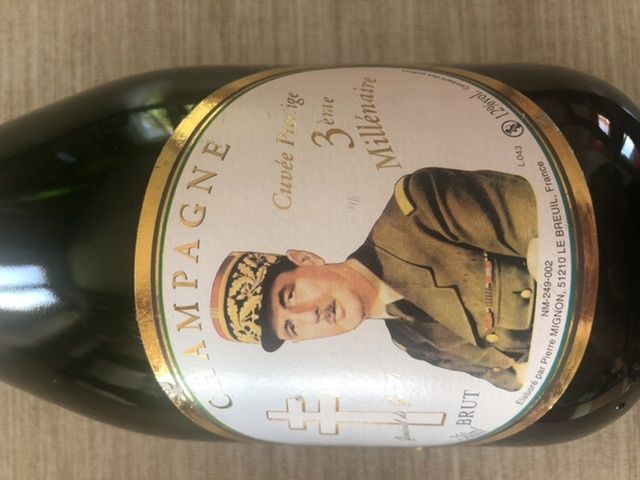 Bouteille de champagne G�n�ral De Gaulle 10 Le Neubourg (27)