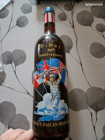 Bouteille comm�morative D-Day ? 50e Anniversaire ? Coteaux d 35 Dourdan (91)