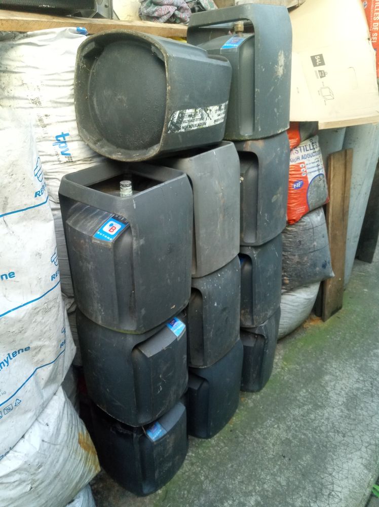bouteille de gaz cube propane ou butane vide 10 Villeparisis (77)