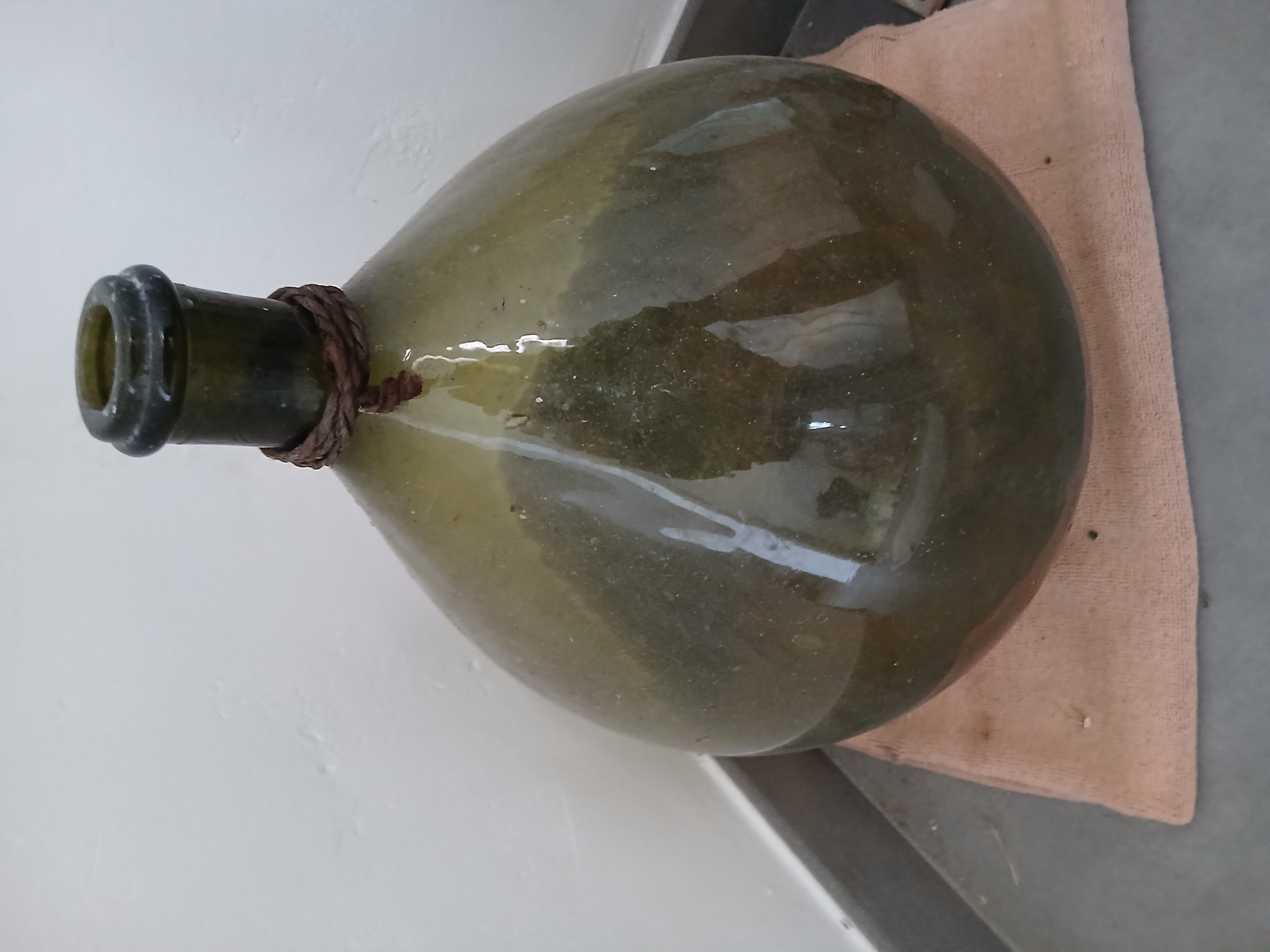 Bouteille d�corative sph�rique en verre vert 120 Lunel (34)