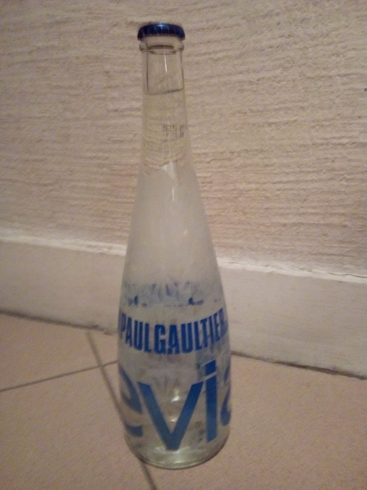 Bouteille Evian - Pleine Neuve - Jean-Paul Gaultier 5 Savigny-sur-Orge (91)