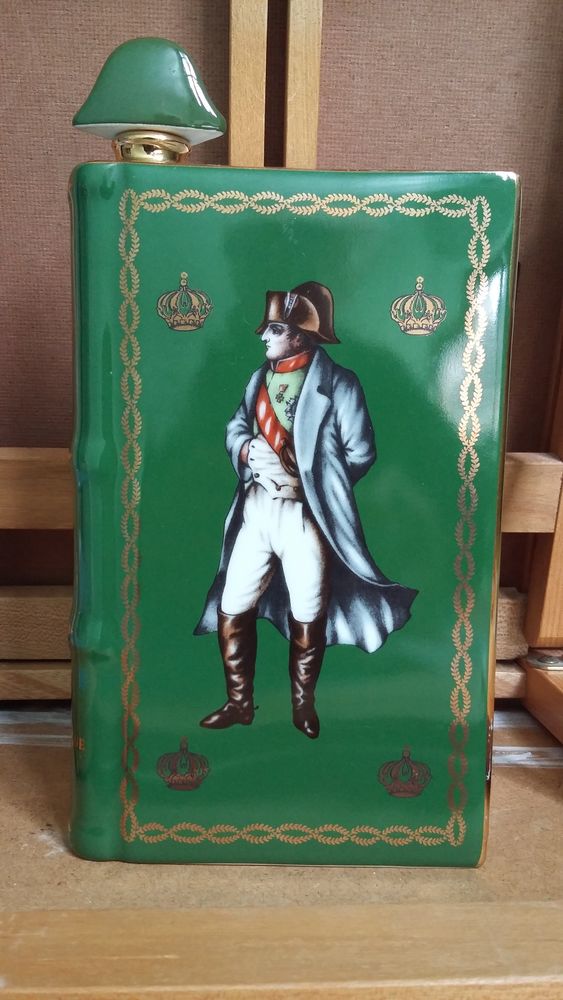 Bouteille Flacon porcelaine Limoges Bernardaud De Napol�on 60 Limoges (87)