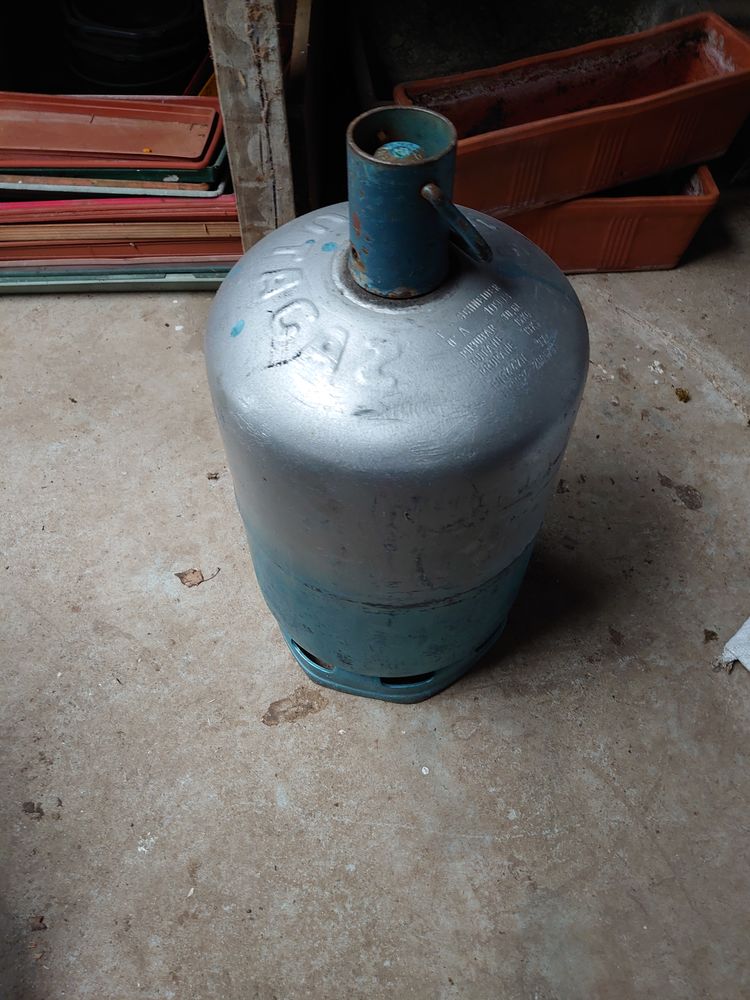 Bouteille à gaz grise et bleue consigne de 13 kg 4 Abbeville (80)