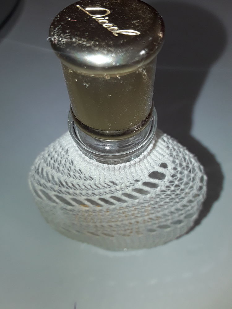 Bouteille de parfum vide de collection 10 Saint-Bris-le-Vineux (89)