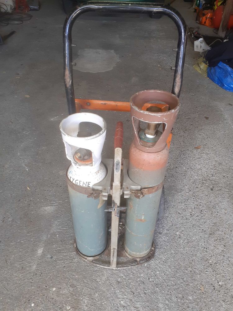bouteille  de gaz pour chalumeau 80 Aoste (38)