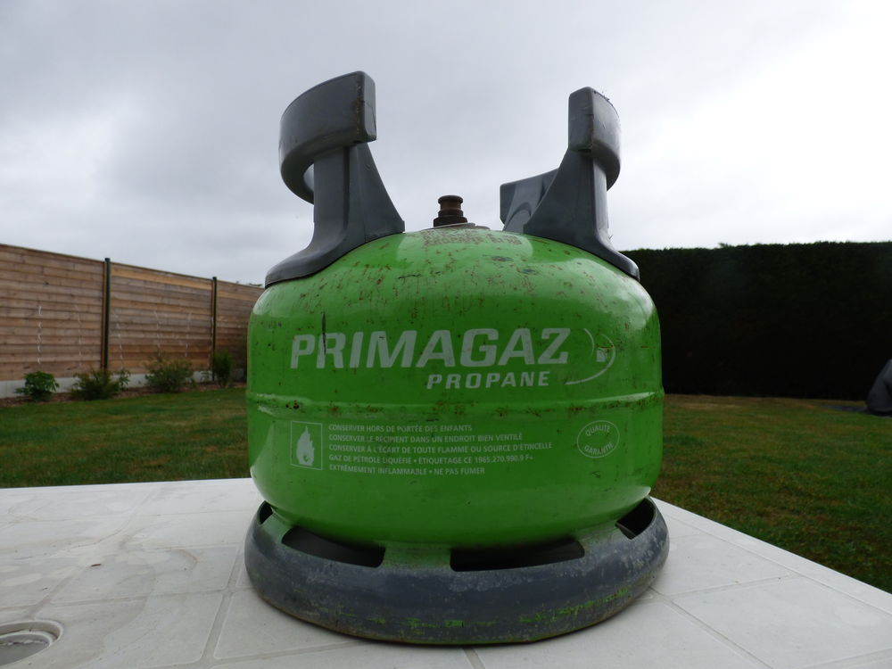 Bouteille de propane   TWINY   15 La Chapelle-d'Armenti�res (59)