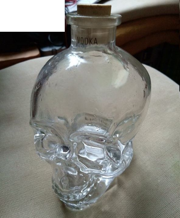 Bouteille t�te de mort 9 Beauchamp (95)