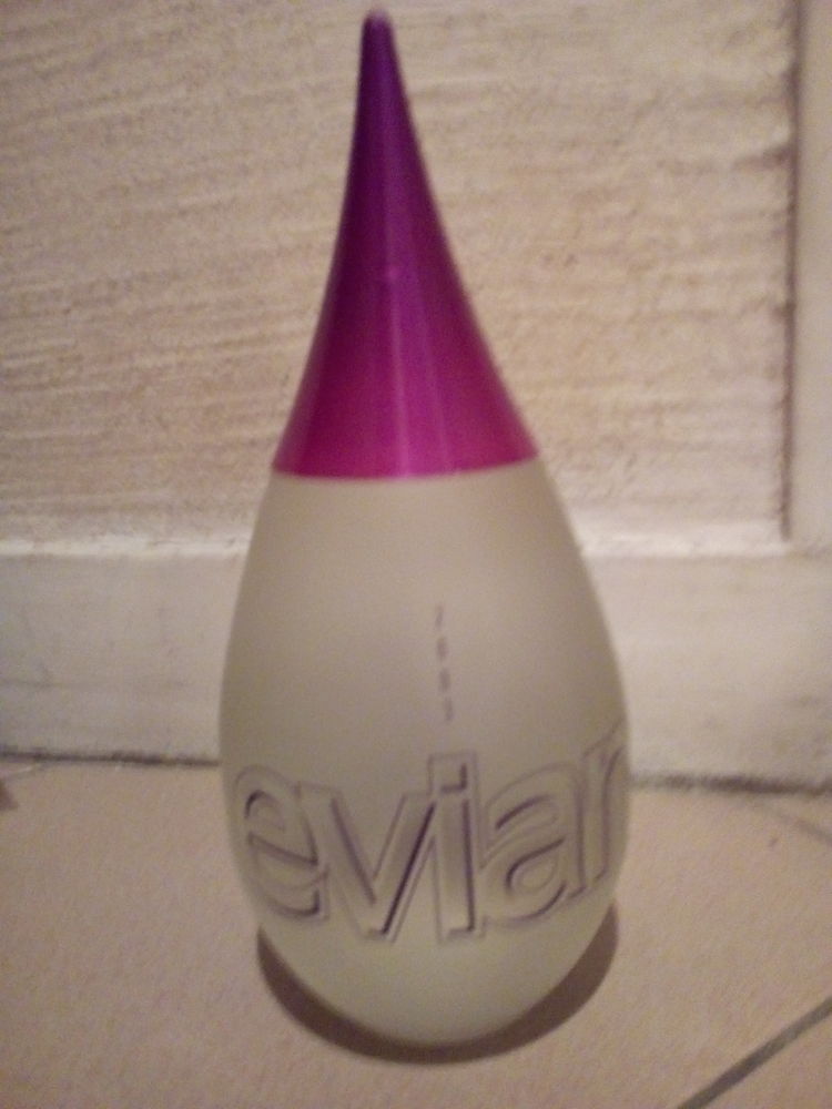 Bouteille verre  Goutte d'Eau  de Collection Evian 2003 5 Savigny-sur-Orge (91)