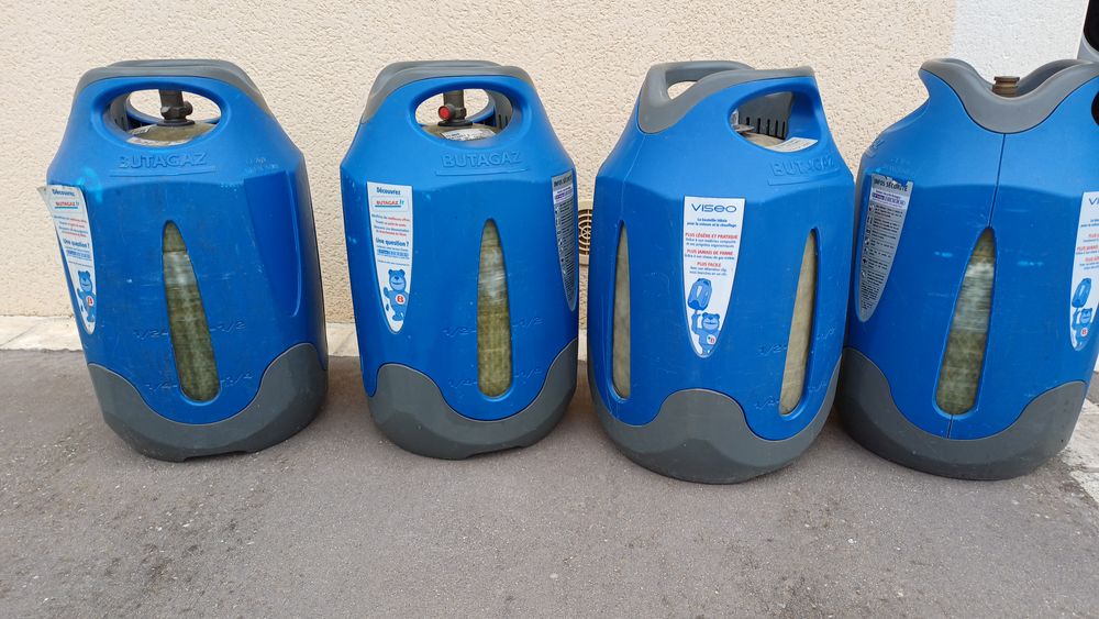 Bouteilles gaz butane vis�o 10kg ,d�tendeurs et tuyaux. 1 Saint-Yrieix-sur-Charente (16)