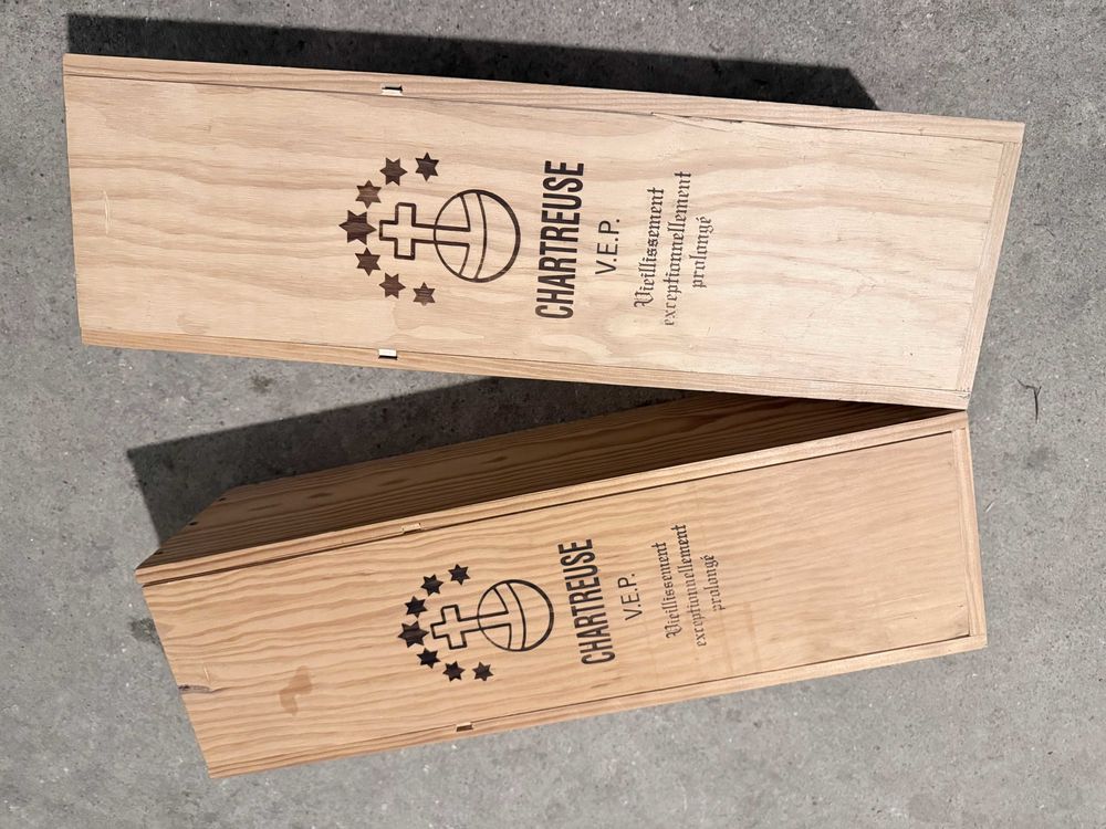 2 bouteilles chartreuses VEP 3litres  caisse bois
10000 La Ravoire (73)