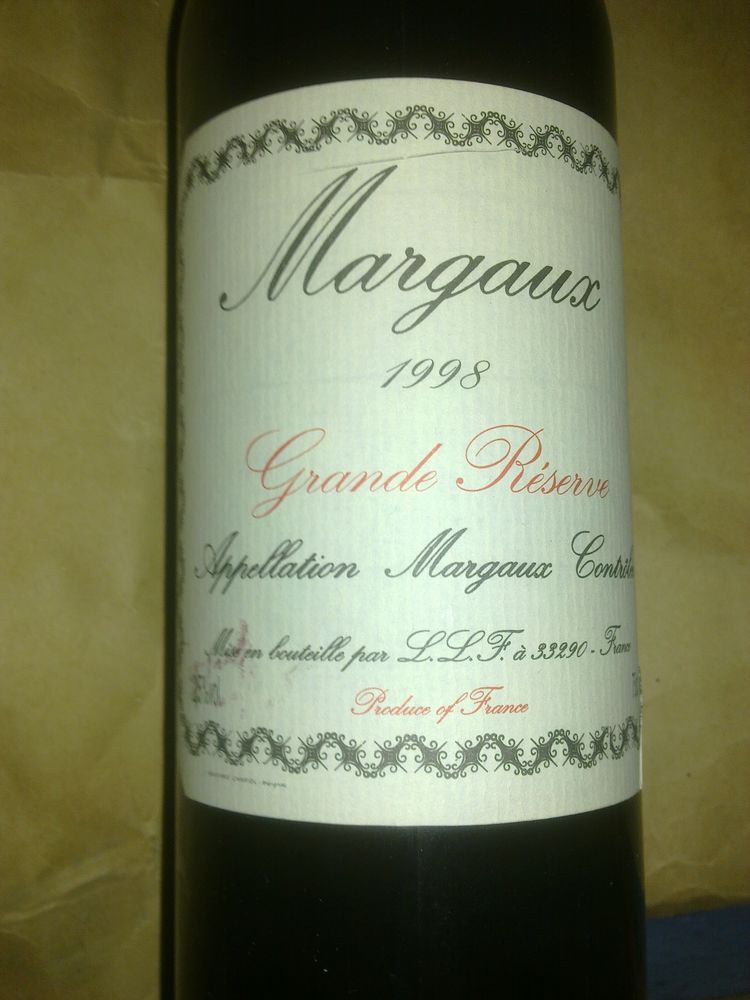 LOT  DE  11  BOUTEILLES DONT  UN CHAMPAGNE
380 Toulon (83)