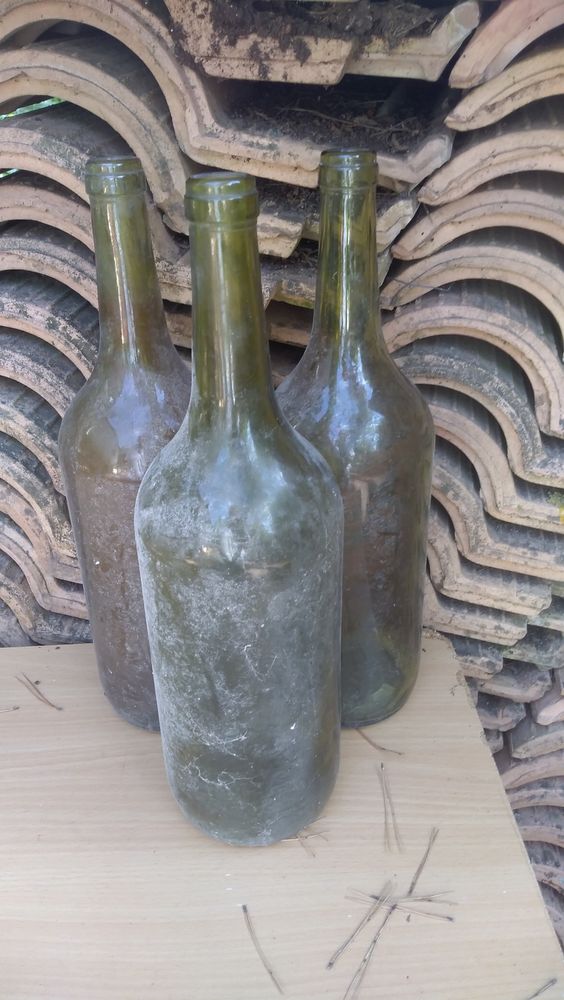 3 Bouteilles magnum vide
2 Roquefort-les-Pins (06)