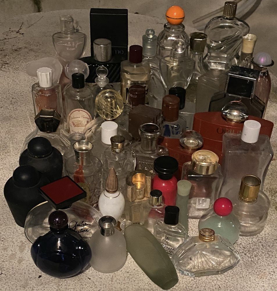 50 bouteilles de parfum vides 0 Saulieu (21)