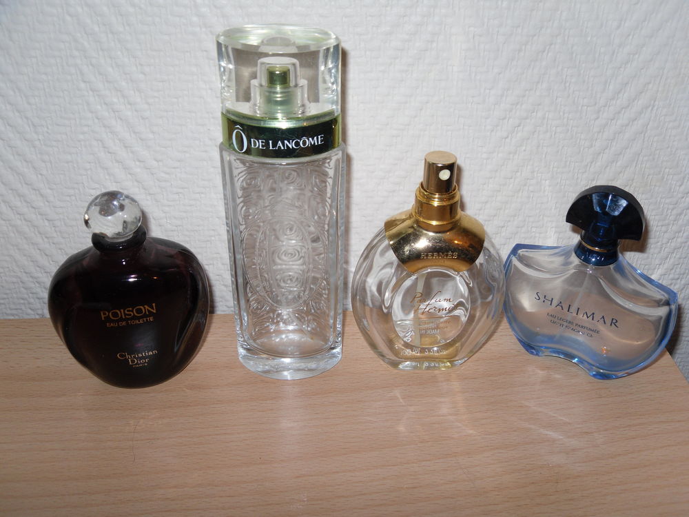 Lot 4 Bouteilles de parfums (vide) de Luxe TBE 12 Neuville-de-Poitou (86)