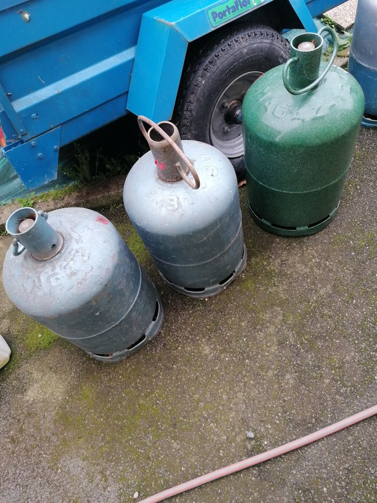 3 BOUTEILLES DE GAZ 13 KG PLEINES
22 Saint-Mathurin (85)