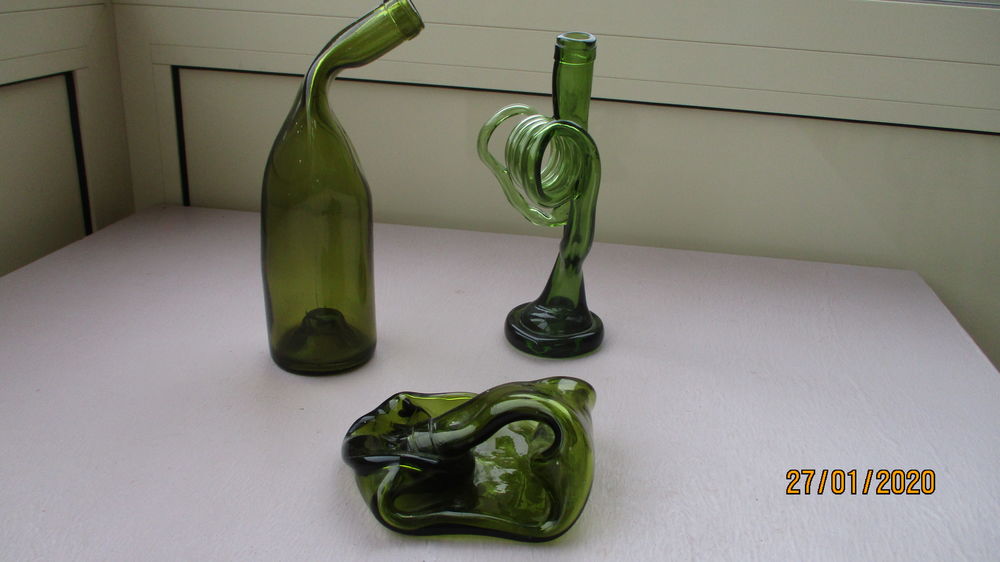Lot 3 bouteilles: 1 pli�e, 1 aplatie & 1  tourn�e... 49 Le Vernois (39)