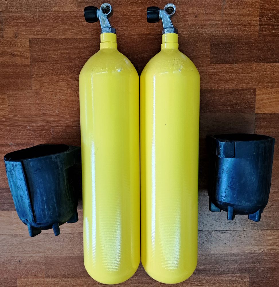 2 bouteilles de plong�e R��prouv�es(certificats fournis) 360 La Celle-Saint-Cloud (78)