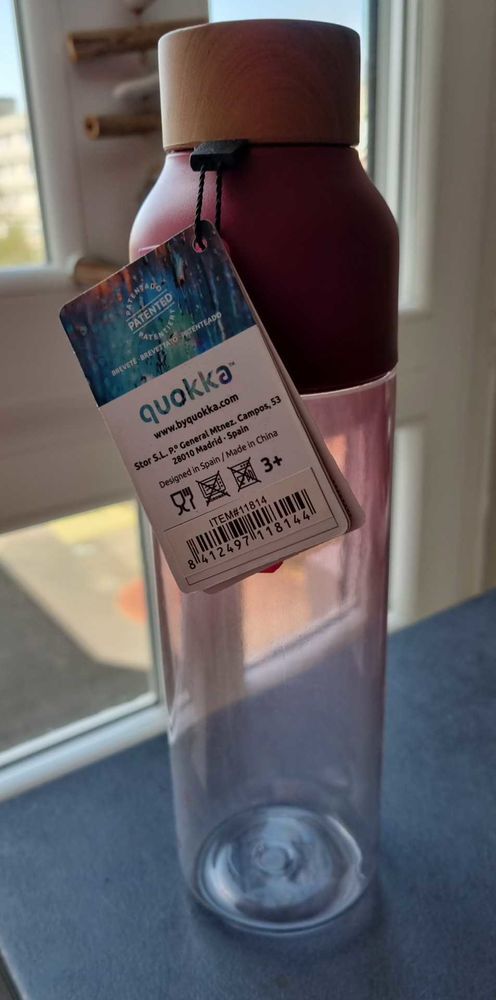 Lot de 2 bouteilles thermoplastique 840 ml neuves 15 Oullins (69)