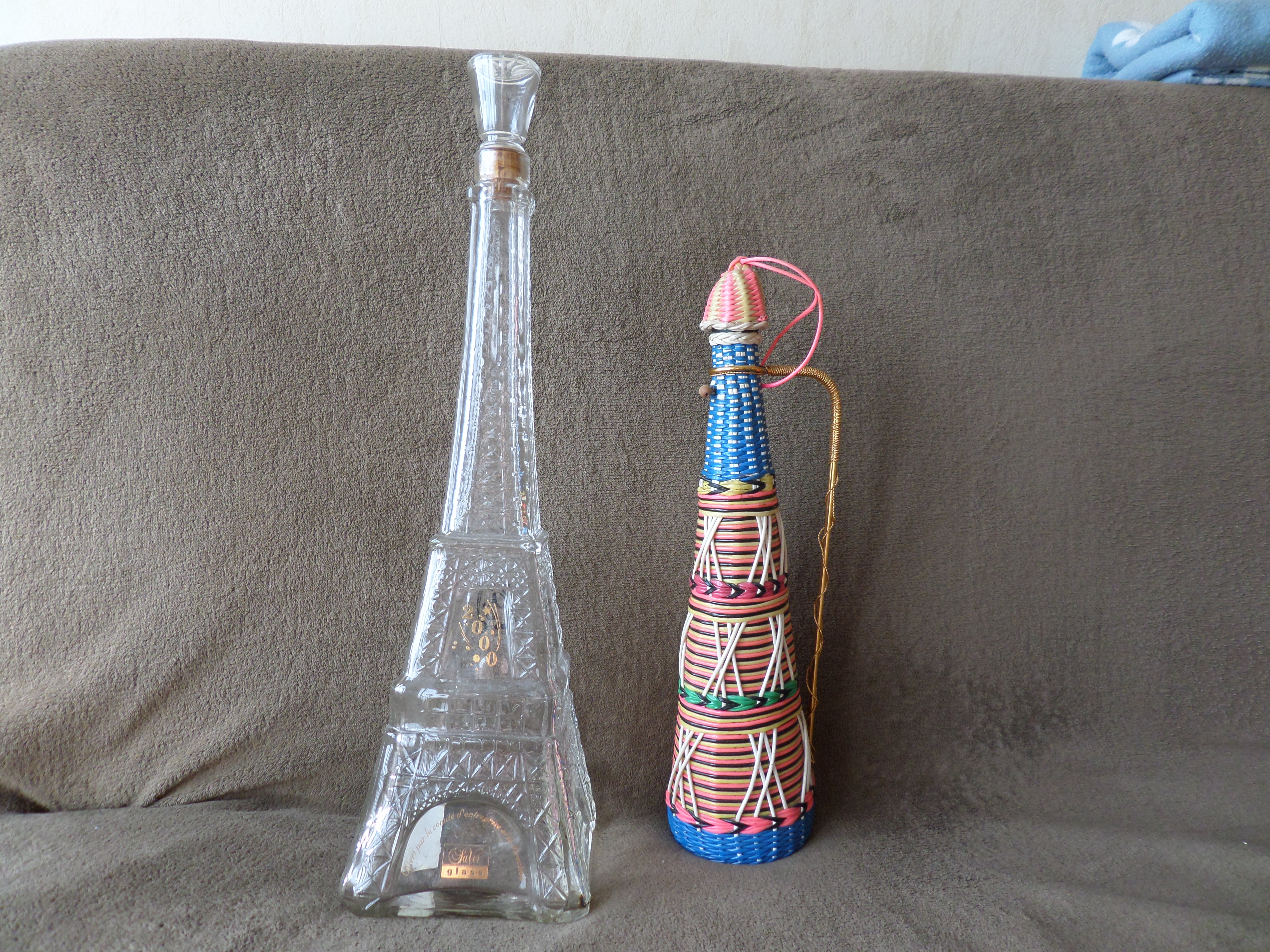 Bouteilles , tour effeil et scoubidou tress�e
5 Nogent-sur-Oise (60)